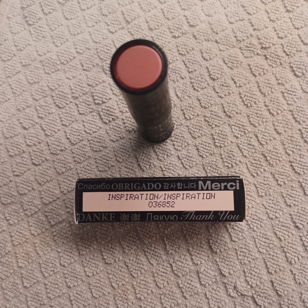 NEW Mary Kay Creme Lipstick -  Inspiration